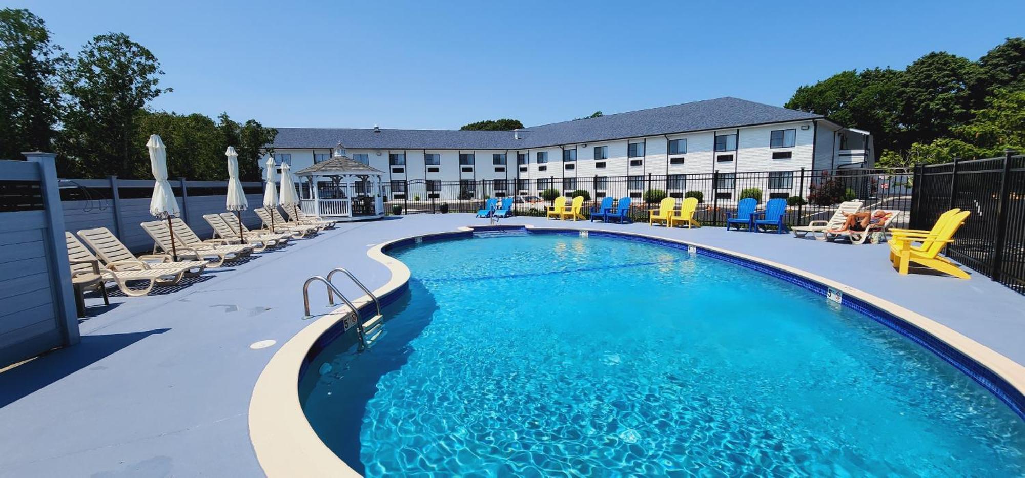 Ambassador Inn And Suites Саут-Ярмут Экстерьер фото